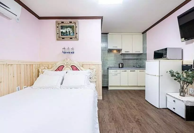 Samcheok Garden Pension