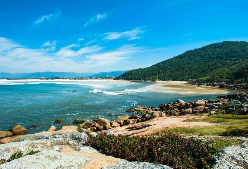 호스텔 Pousada Piratas Do Embaú