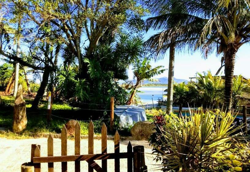 호스텔 Pousada Piratas Do Embaú