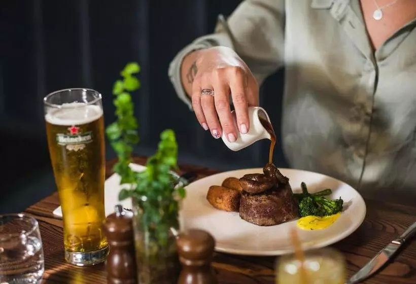 Carnmore Hotel Christchurch