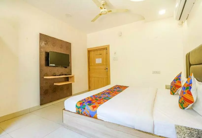 Fabhotel Royal Aanandam