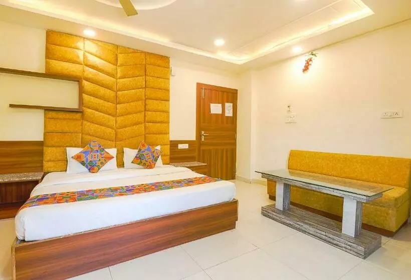 Fabhotel Royal Aanandam