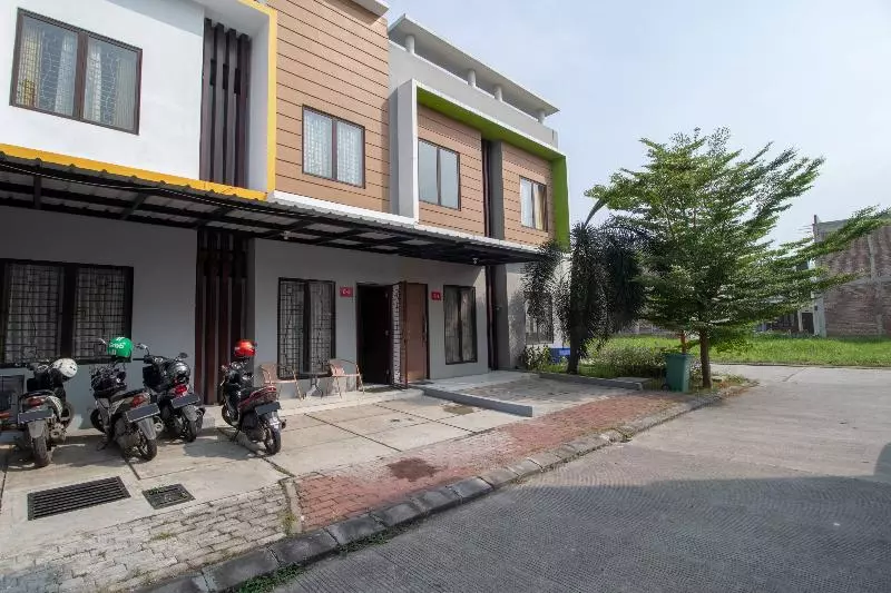 Otel Oyo 3253 Sofia Residence Syariah