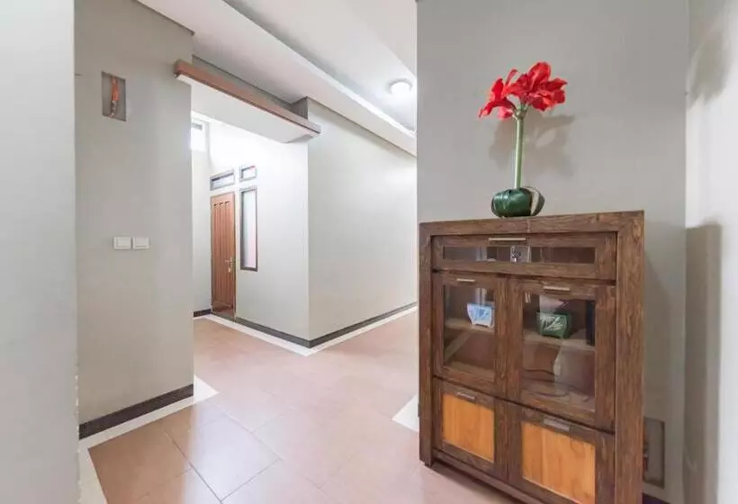 ホテル Reddoorz Syariah Near Politeknik Negeri Bandung Campus