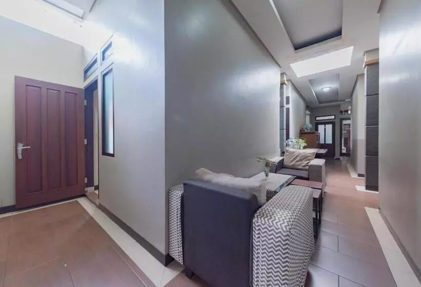 ホテル Reddoorz Syariah Near Politeknik Negeri Bandung Campus