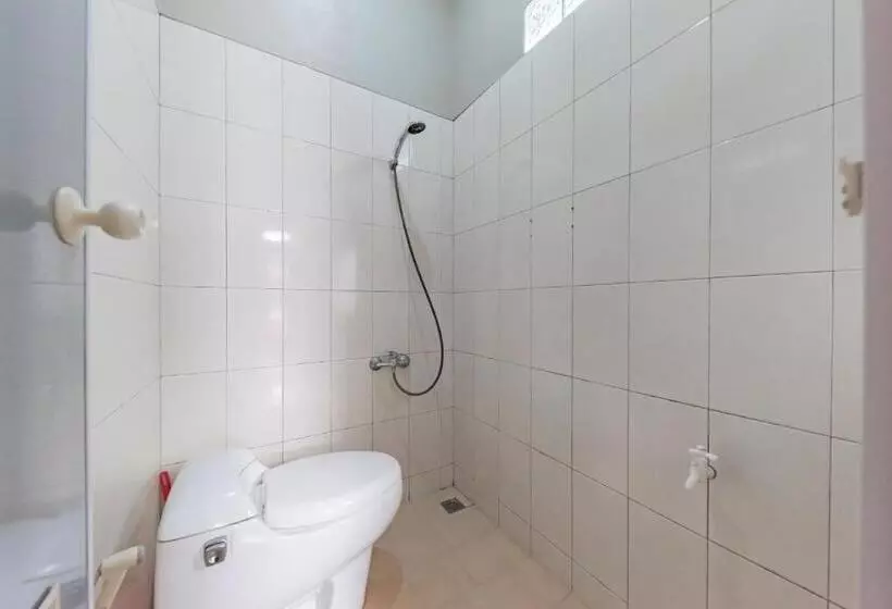 ホテル Reddoorz Syariah Near Politeknik Negeri Bandung Campus