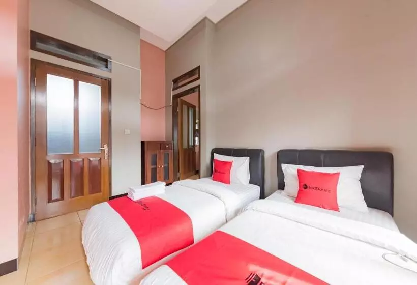 ホテル Reddoorz Syariah Near Politeknik Negeri Bandung Campus