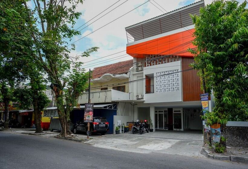 בית מלון כפרי Reddoorz Near Sleman City Hall 2