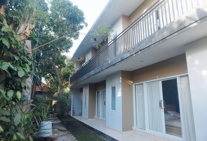 פנסיון Double A House