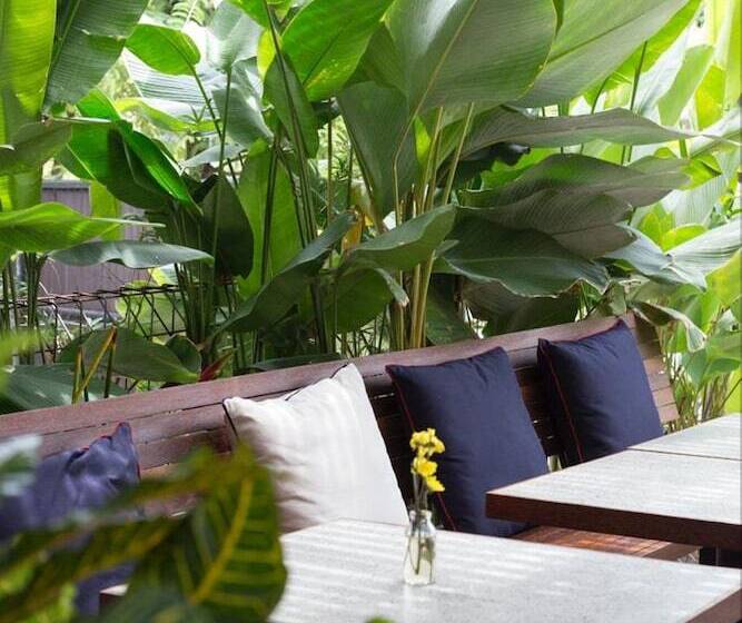 פנסיון Double A House