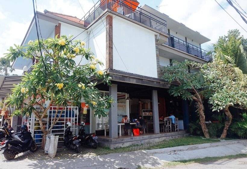 פנסיון Double A House