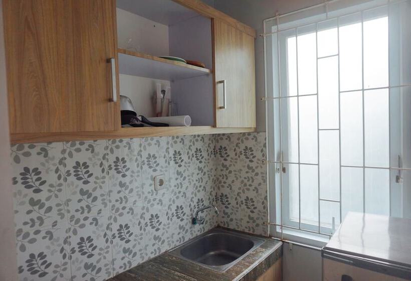 פנסיון Double A House