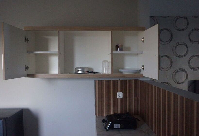 פנסיון Double A House