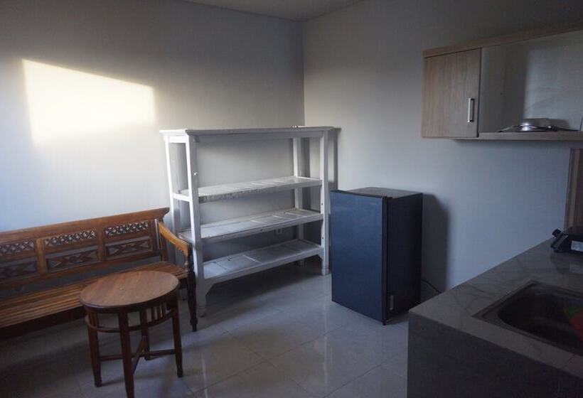 פנסיון Double A House