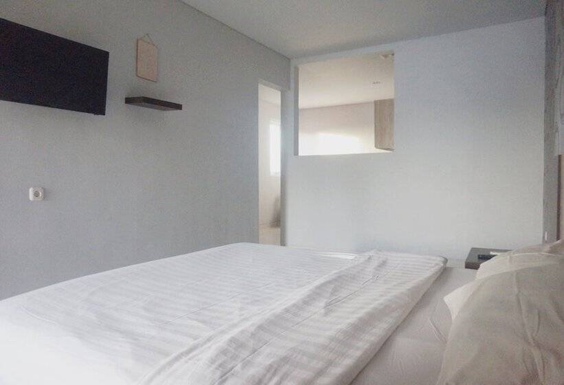 פנסיון Double A House