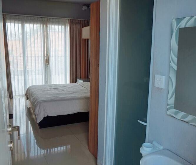 פנסיון Double A House