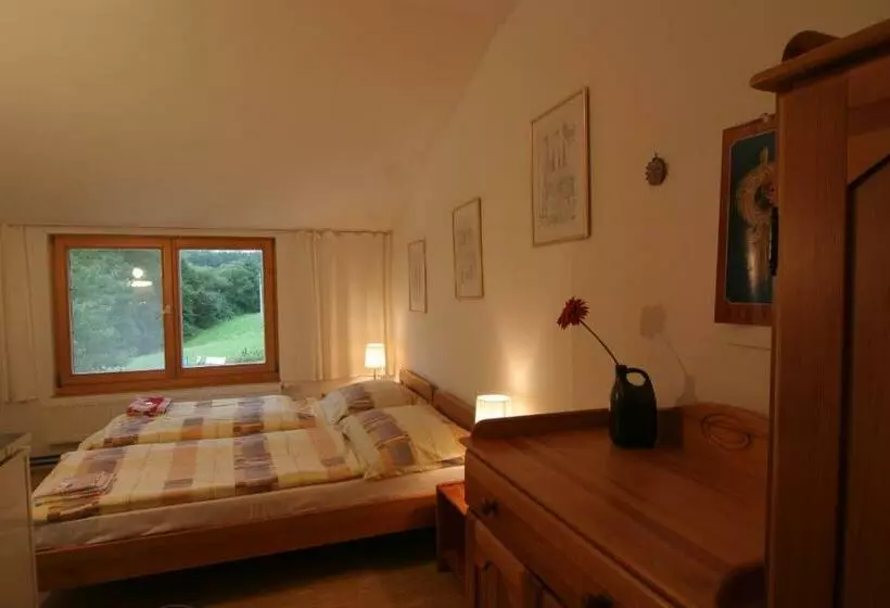 Majatalo Penzion Fousek