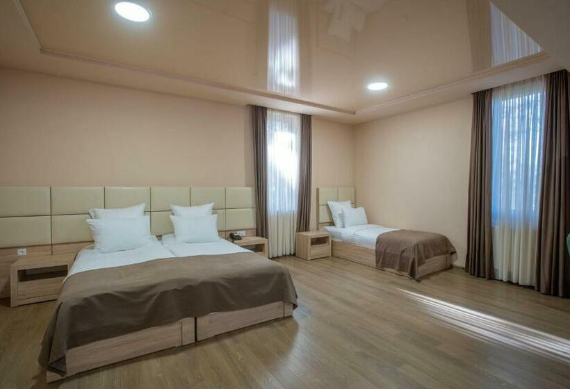 Zuzumbo Resort & Spa