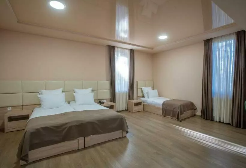 Zuzumbo Resort & Spa