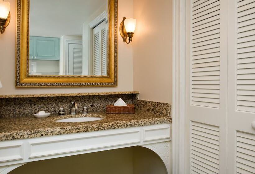 Disney's Saratoga Springs Resort & Spa