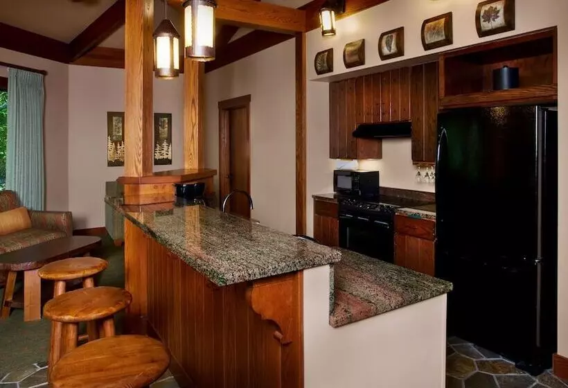 Disney's Saratoga Springs Resort & Spa