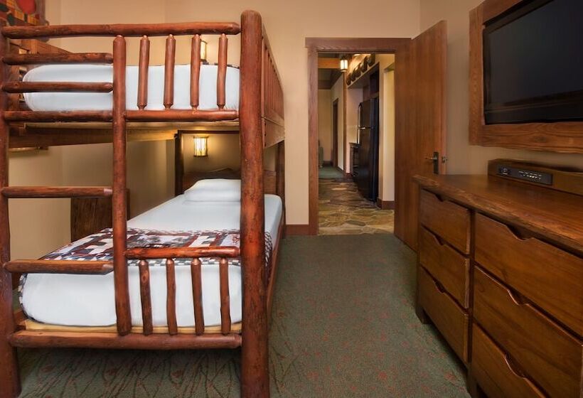 Disney's Saratoga Springs Resort & Spa