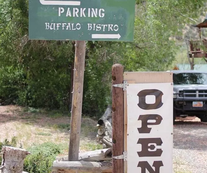 Historic Smith Hotel B&b