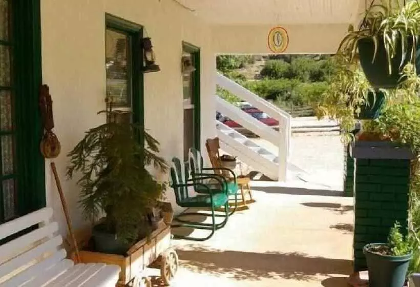 Historic Smith Hotel B&b