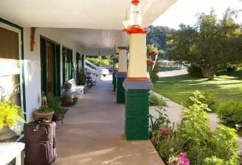 Historic Smith Hotel B&b