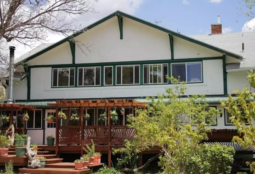 Historic Smith Hotel B&b