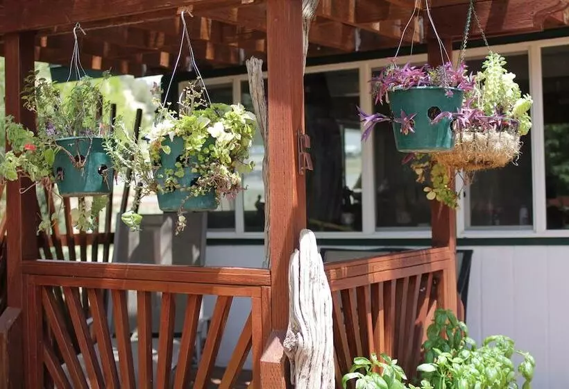 Historic Smith Hotel B&b