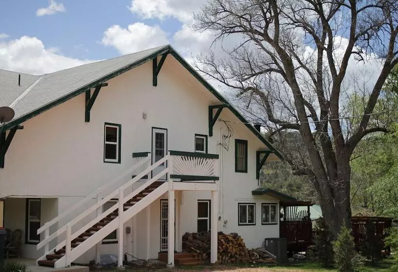 Historic Smith Hotel B&b