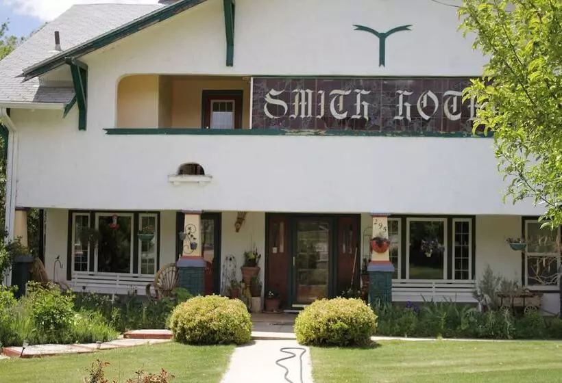 Historic Smith Hotel B&b