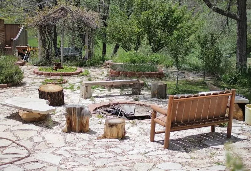 Historic Smith Hotel B&b