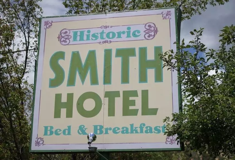 Historic Smith Hotel B&b