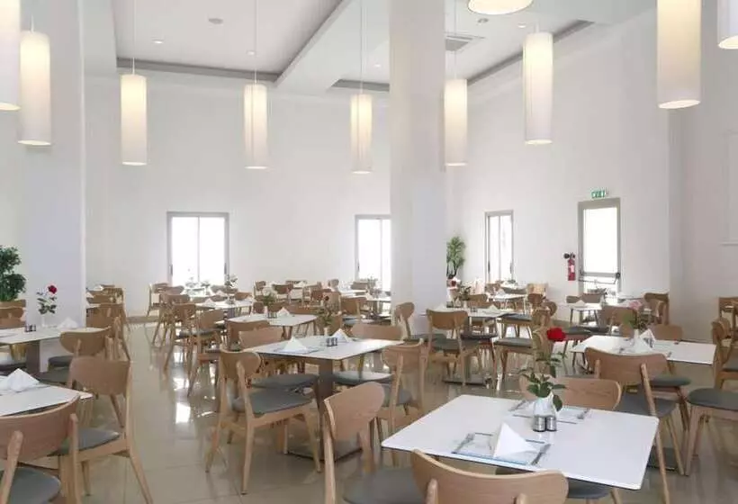 ホテル Kapetanios Aqua Resort