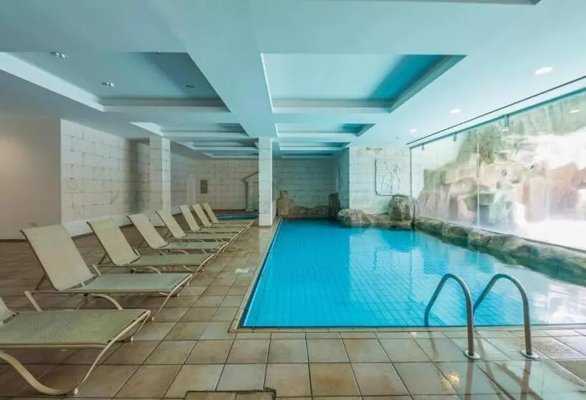 ホテル Kapetanios Aqua Resort