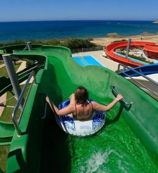 ホテル Kapetanios Aqua Resort