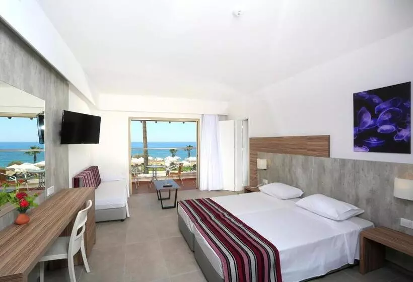 ホテル Kapetanios Aqua Resort