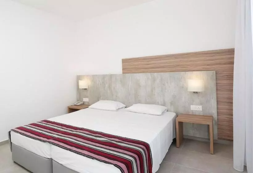 ホテル Kapetanios Aqua Resort