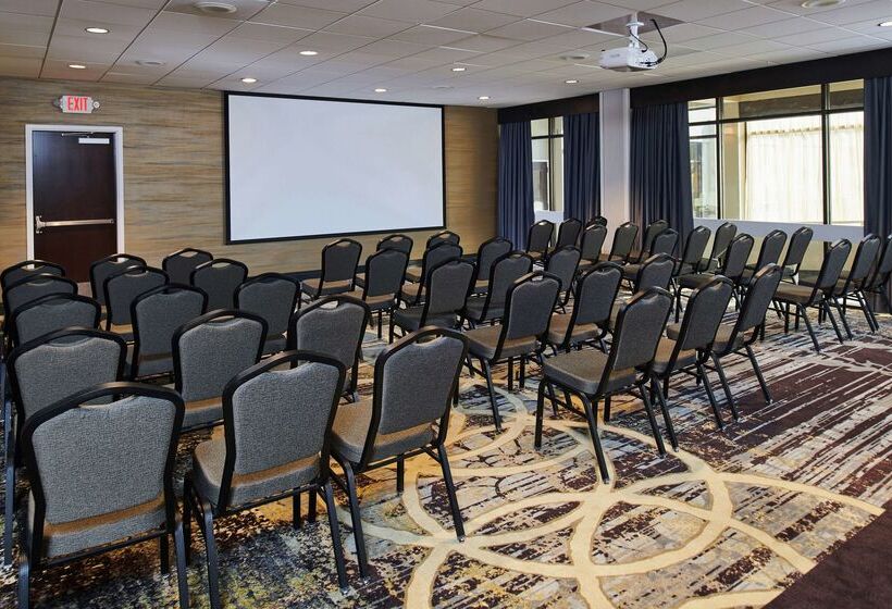 ホテル Doubletree By Hilton Raleigh Crabtree Valley