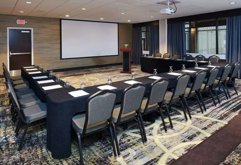 Hotel Doubletree By Hilton Raleigh Crabtree Valley