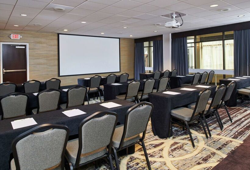 ホテル Doubletree By Hilton Raleigh Crabtree Valley