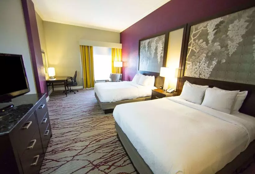 Doubletree By Hilton Hotel Savannah Historic District