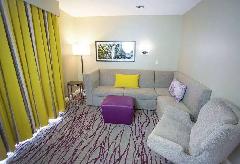 Doubletree By Hilton Hotel Savannah Historic District