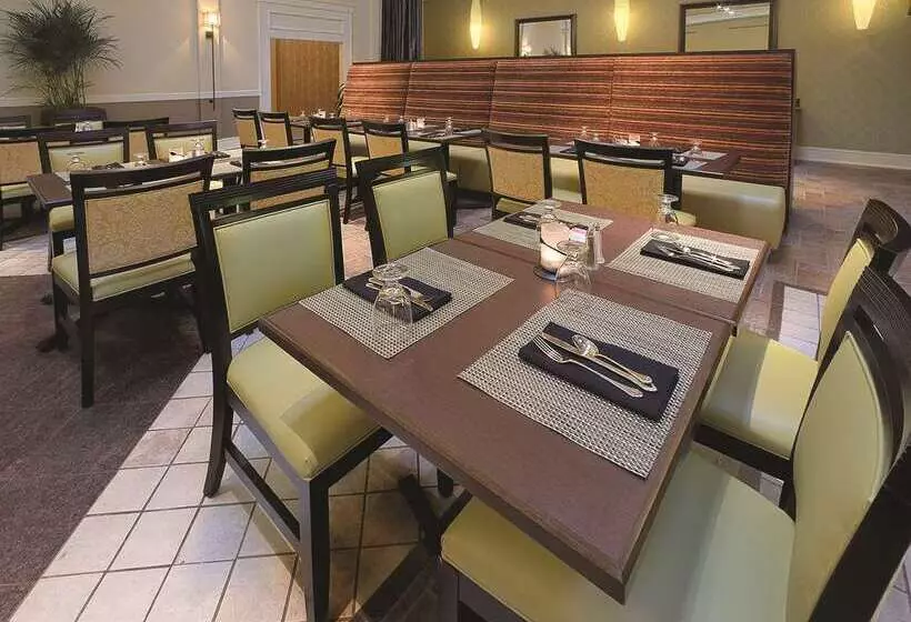 فندق Doubletree Suites By Hilton At The Battery Atlanta