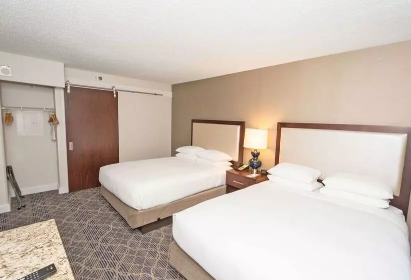 فندق Doubletree Suites By Hilton At The Battery Atlanta