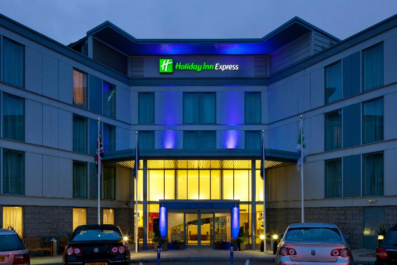 Отель Holiday Inn Express London Stansted Airport, An Ihg