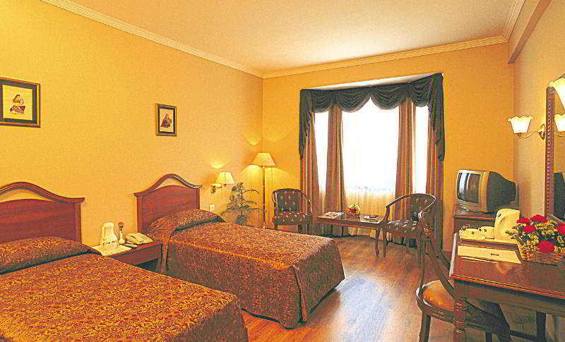 Hotel Quality Inn Himdev