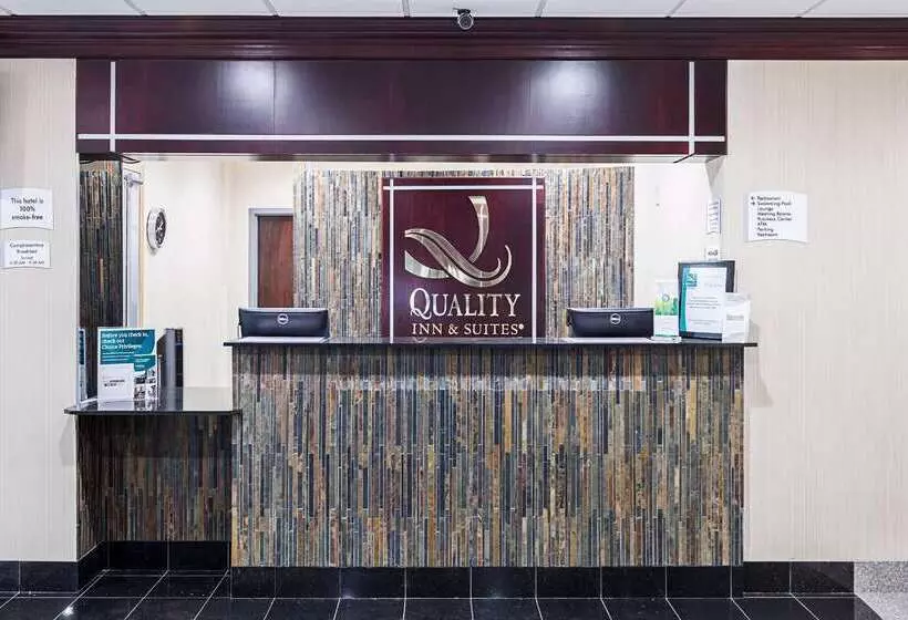 Hotel Quality Inn & Suites